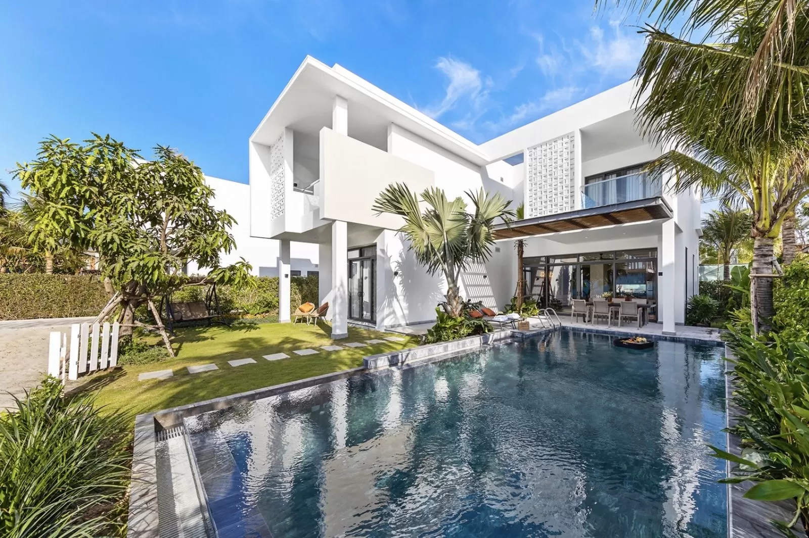 10 lưu ý khi thiết kế nhà có hồ bơi mini