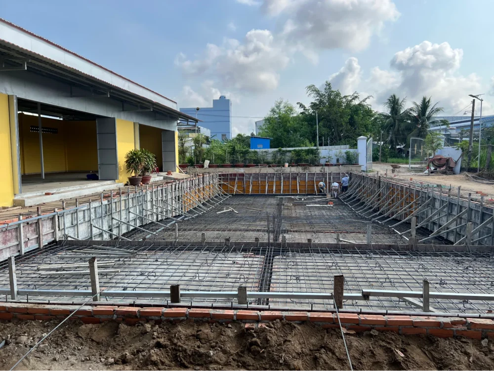 Thi cong phan than be boi be tong cot thep