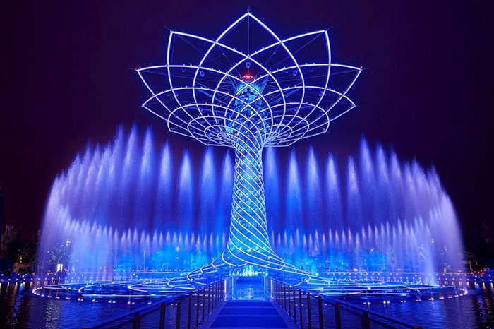 Thác Nước Dạng Vòm Cung và Đầu Phun Nghệ Thuật